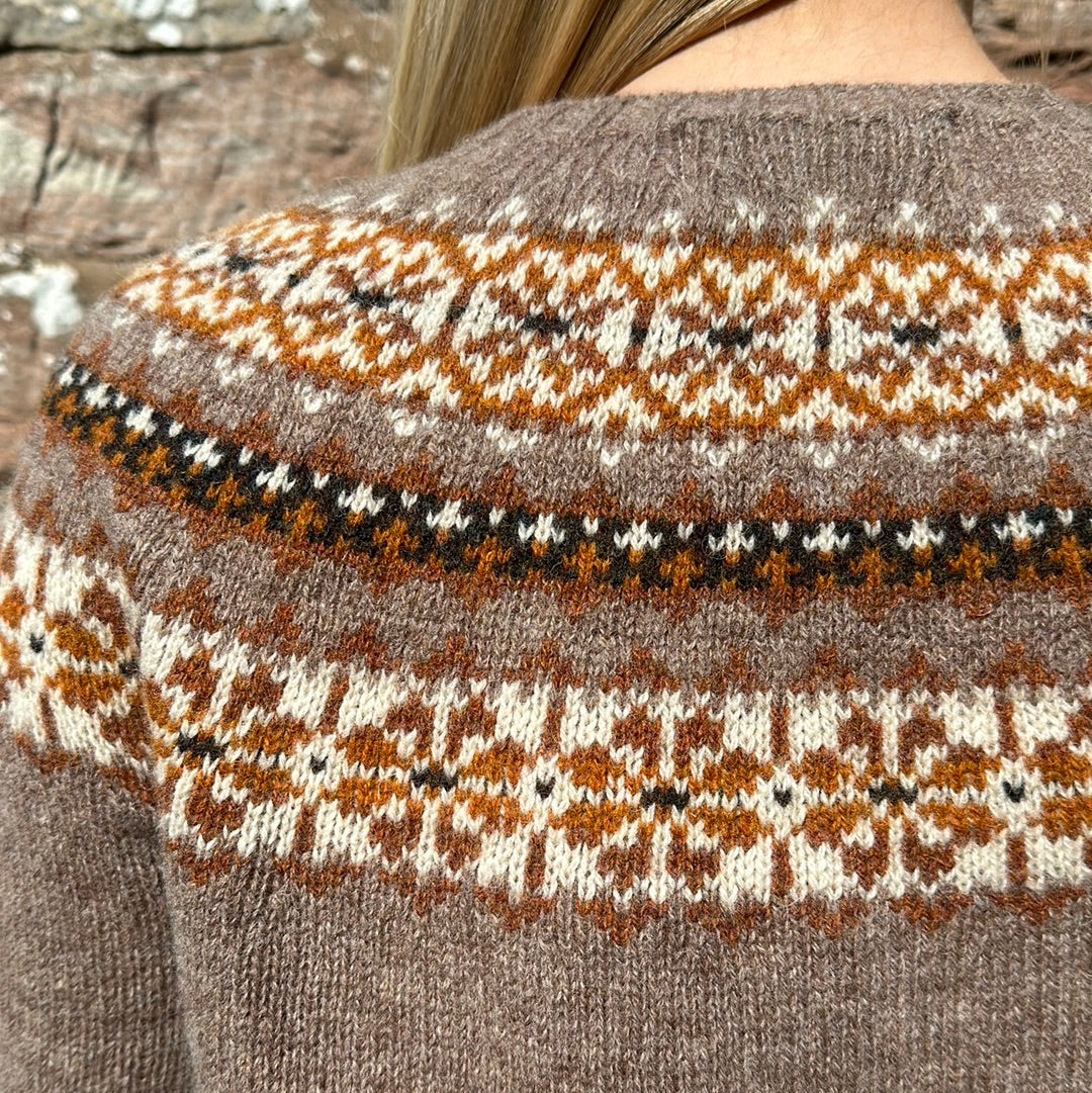 New Harley Of Scotland Fairisle In Nutmeg